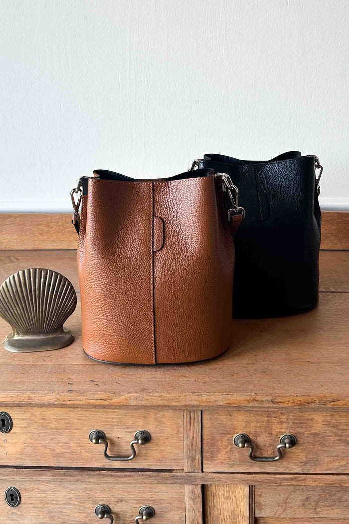 Italian Bucket Bag - Camel