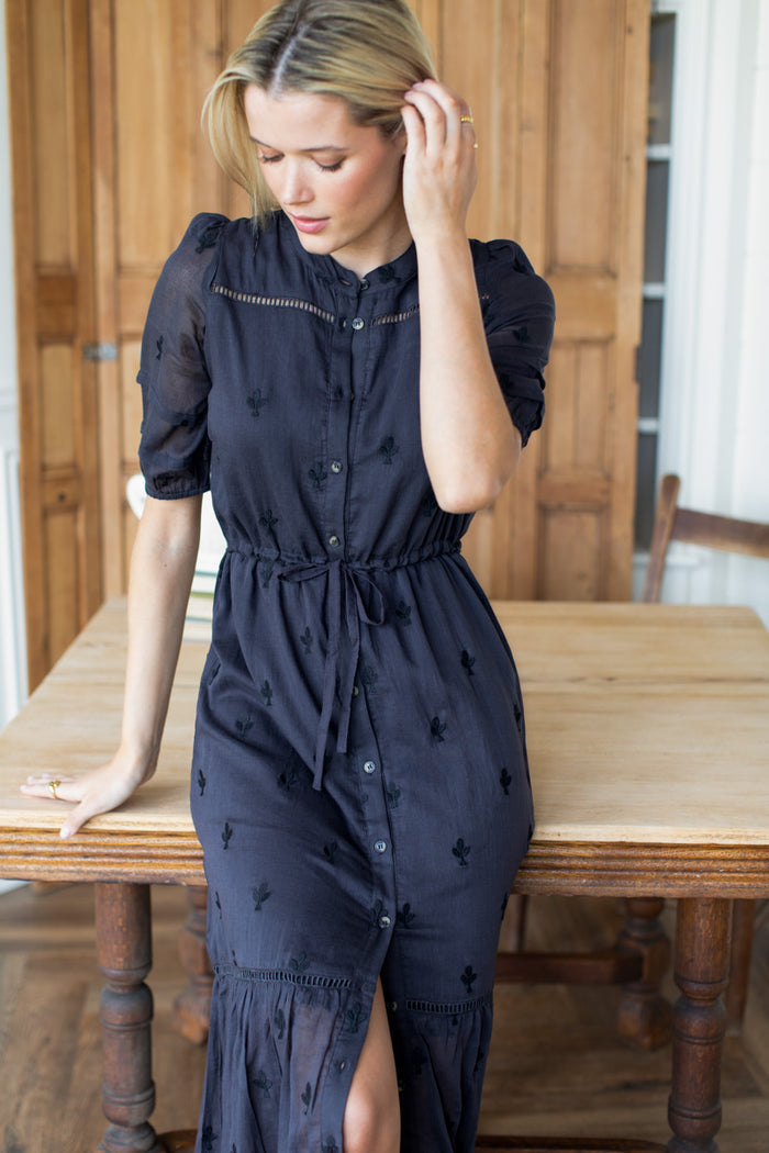Lucy 4 Short Sleeve Dress - Embroidered Clover Midnight