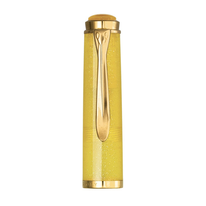 Pelikan Classic 200 Special Edition Pyrite fountain pen, close-up of the translucent gold shimmer resin