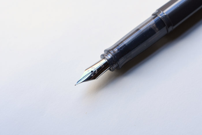 Pilot Kakuno Fountain Pen - Gray Barrel/Red Cap - Medium Nib