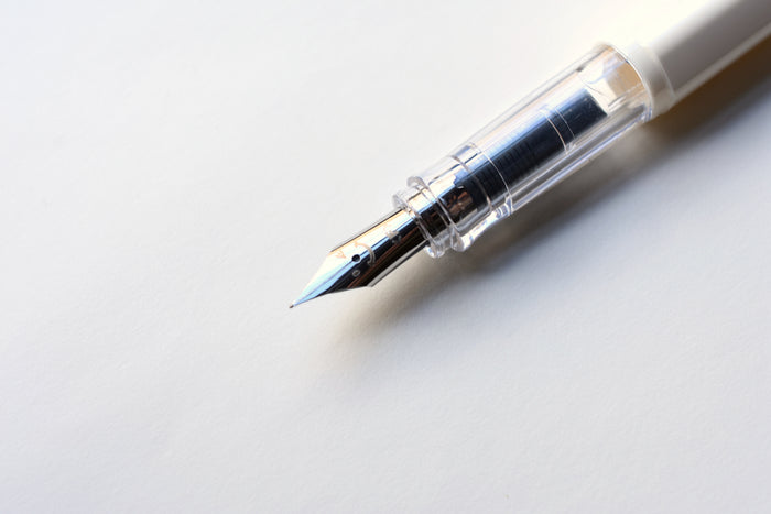 Pilot Kakuno Fountain Pen - White Barrel/Pink Cap - Fine Nib