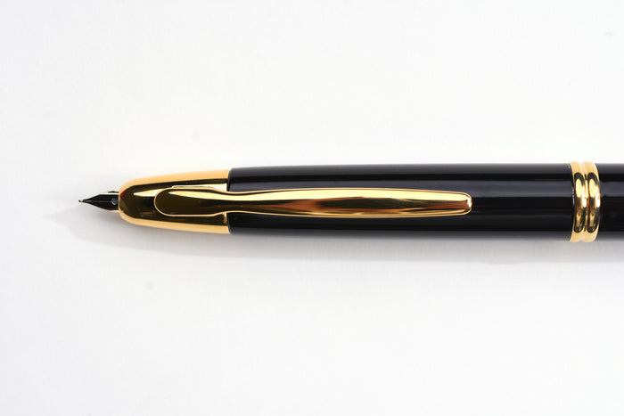 Pilot Vanishing Point - Black - Gold Trim