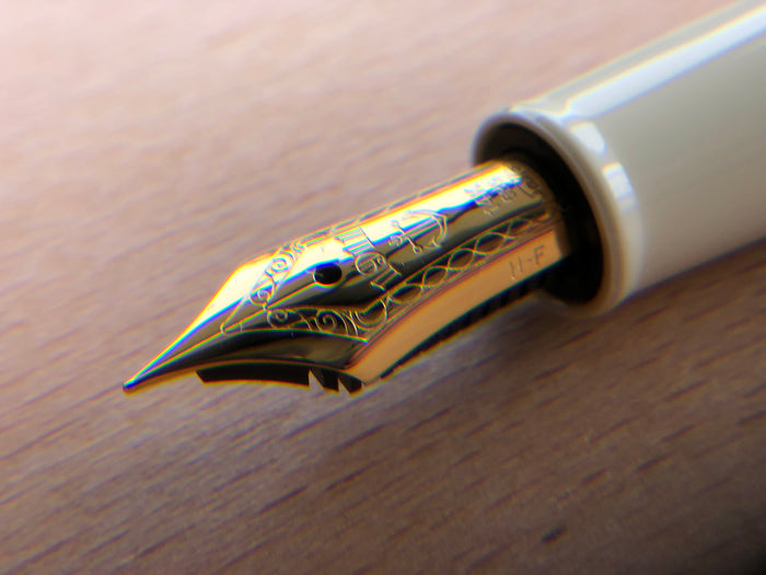Sailor 1911 Standard - Ivory/Gold