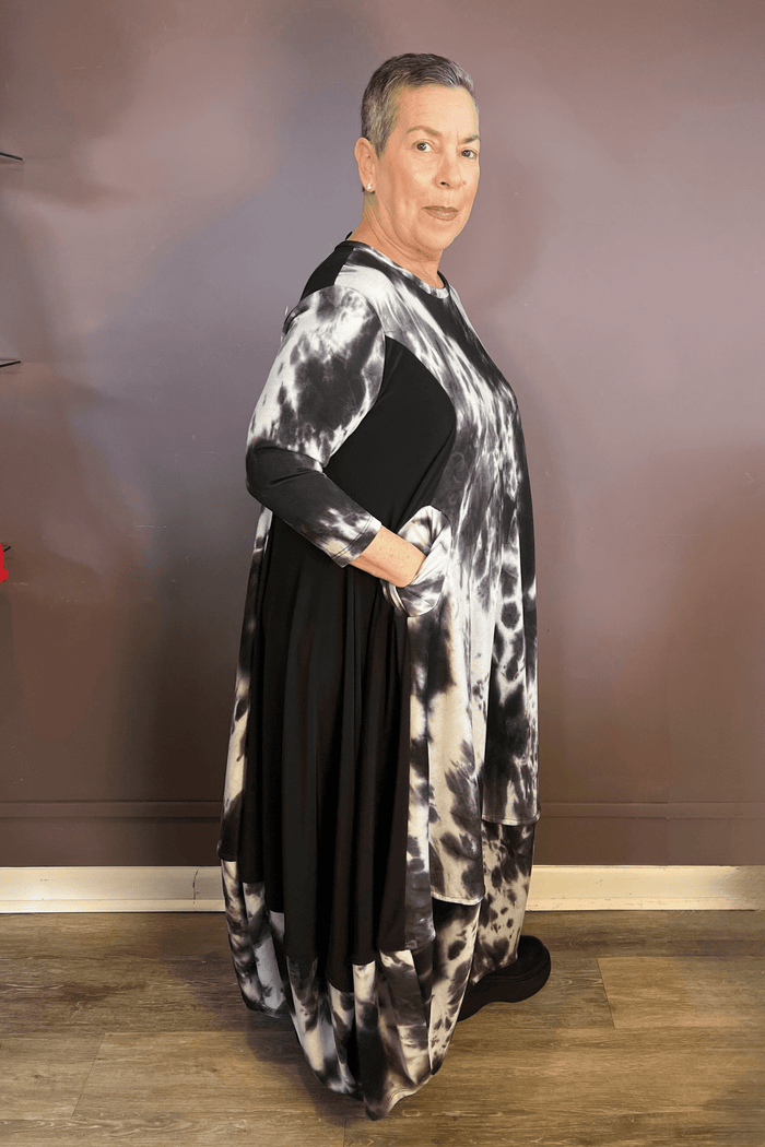 Tie-Dye Rosette Pocket Dress (Black)