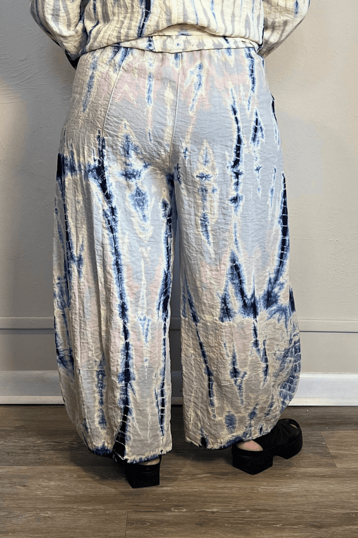 Tie-Dye Tucked Hem Pant