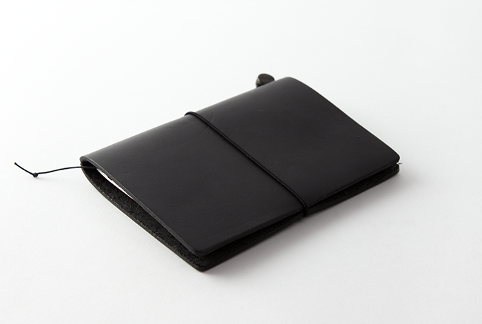 TRAVELER'S Notebook - Passport Size - Black