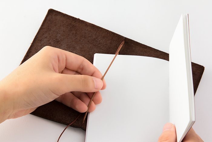 TRAVELER'S Notebook - Passport Size - Brown